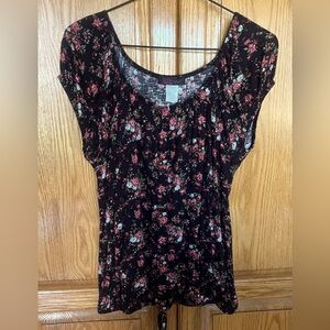 Agenda brand women’s size medium, short sleeve black and red floral top